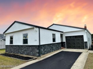 28 Selkirk Ave, Toms River, NJ 08757