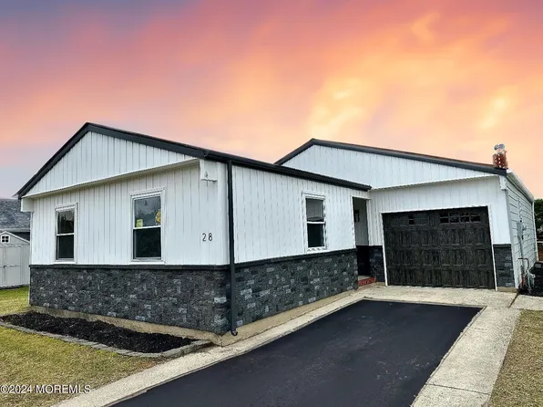 28 Selkirk Avenue, Toms River, NJ 08757