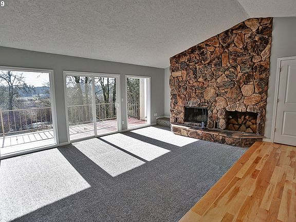 4th image of 19547 NE 167th Ave