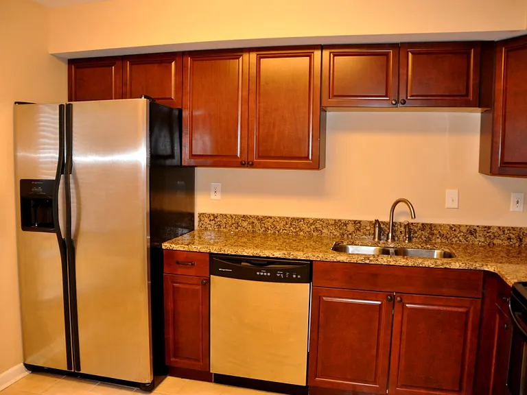 731 Tilden Pl — Photo 3