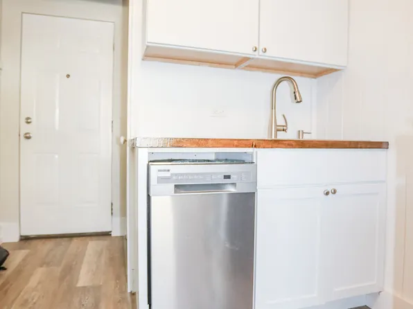2326 W Addison St #1, Chicago, IL 60618