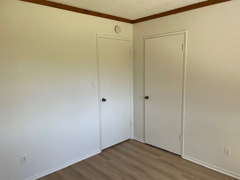 21300 Santa Barbara Dr — Photo 3