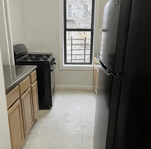 238 E 26th St #B2 — Photo 4