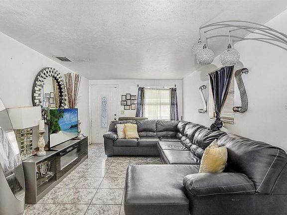 3rd image of 4833 ASHLAND DRIVE