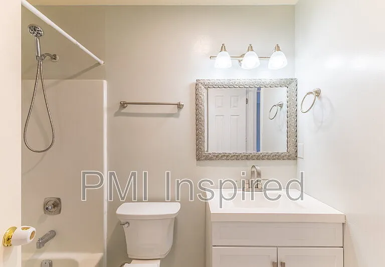 2404 Buckingham Cir — Photo 25
