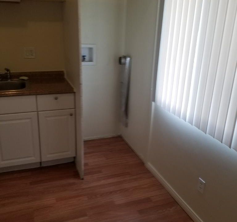 1st image of 1330 Walnut St