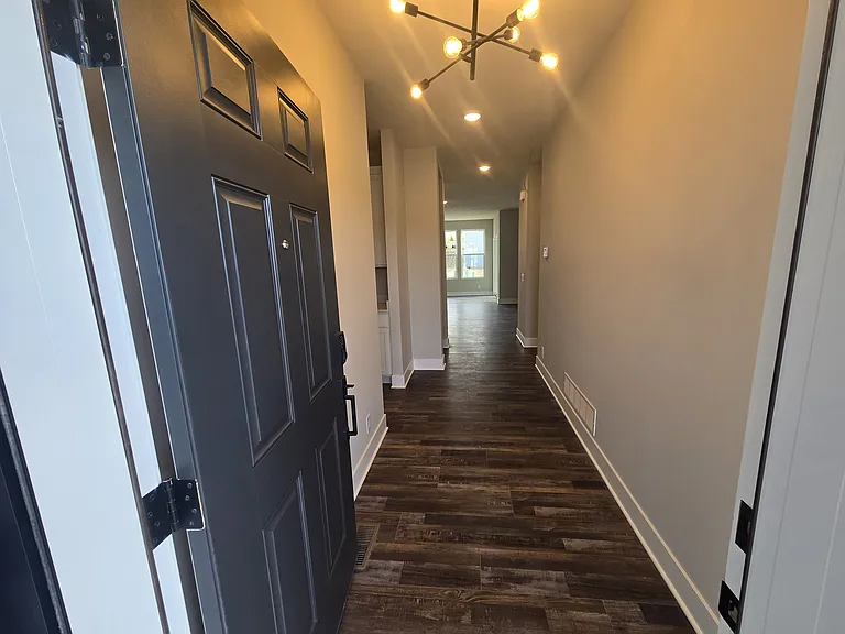 17523 Greenleaf St — Photo 5