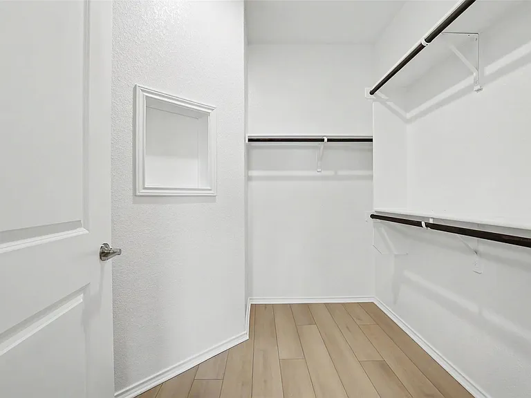 310 Livewater Ln — Photo 12