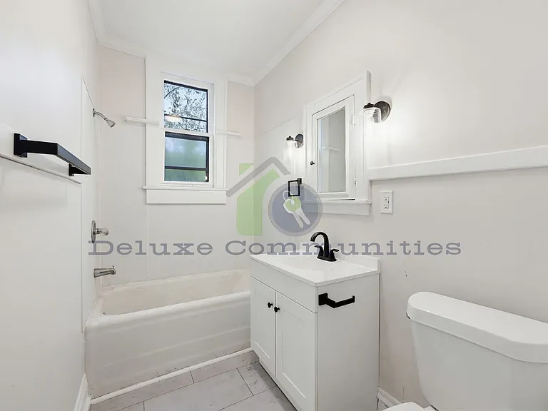 410 Eastern Ave SE — Photo 26
