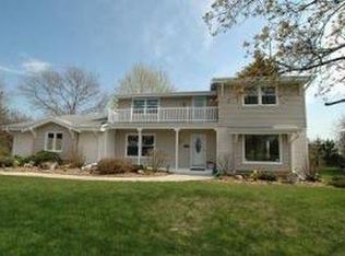 3315 W Burgundy Ct, Mequon, WI 53092