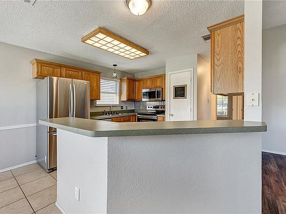 3rd image of 532 Asbury Dr