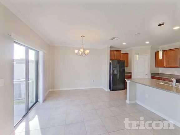 4th image of 14812 Crescent Rock Dr