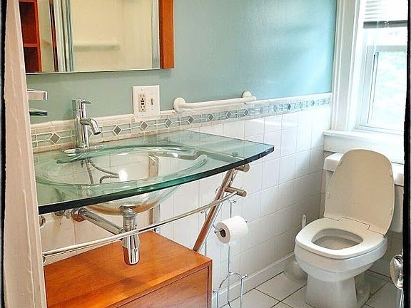4th image of 77 Lloyd Ave APT 3C