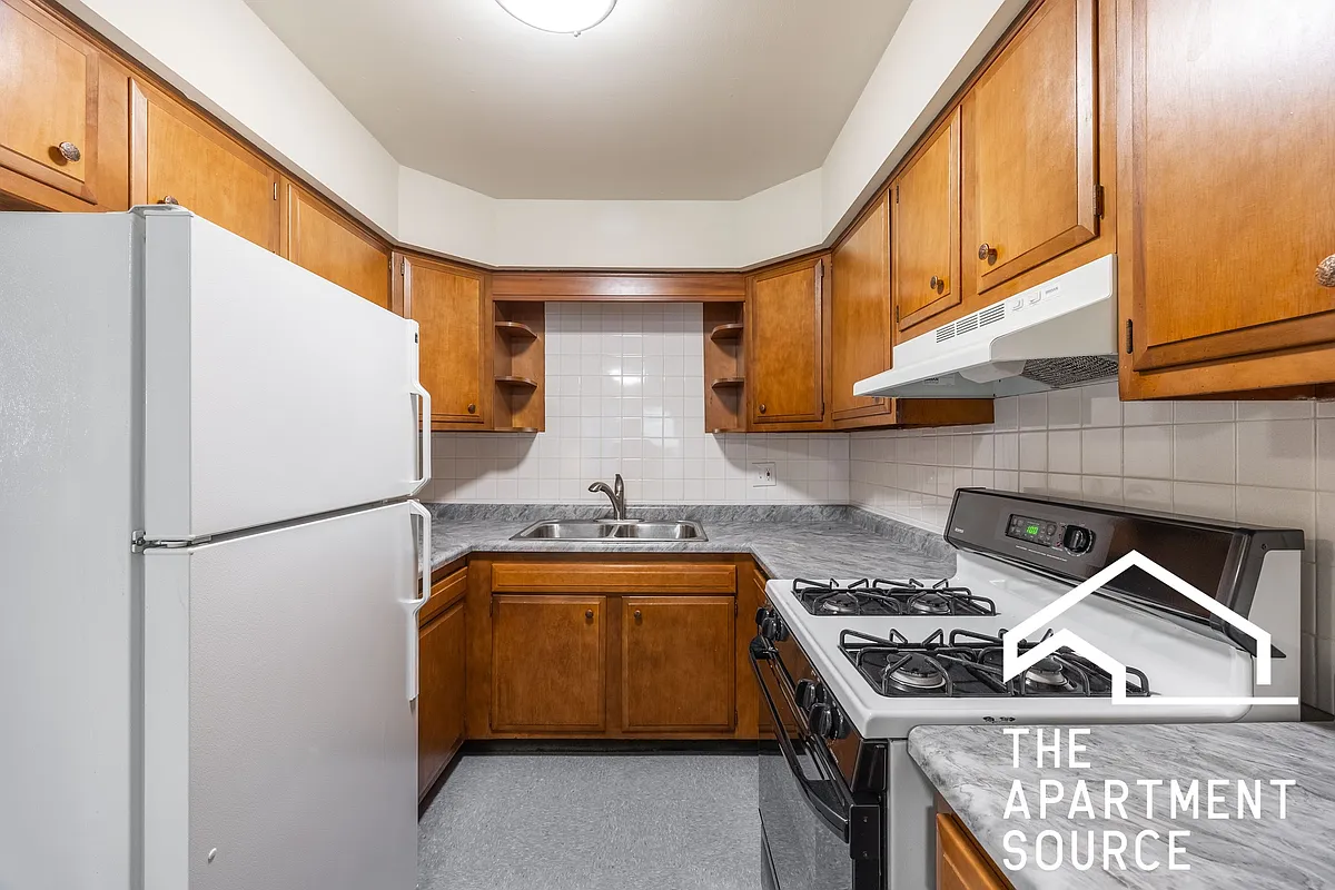 Building Photo - 328 Marengo Ave #1N