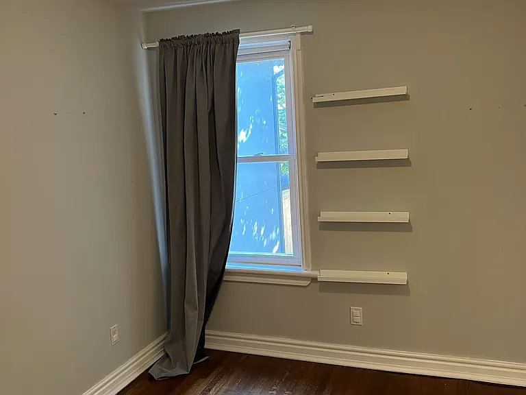 121 Maplewood Ave — Photo 8