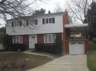 5484 Wolfe Dr, Pittsburgh, PA
