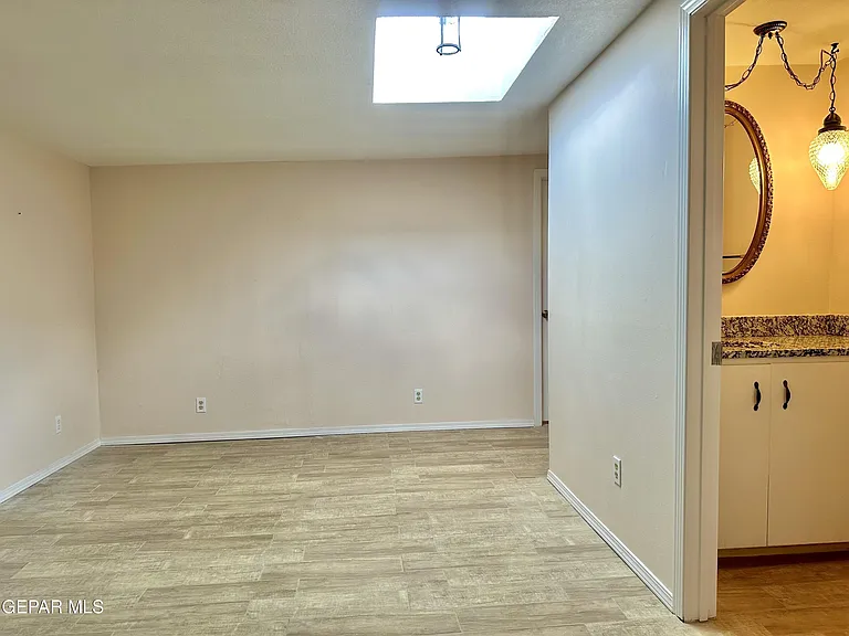 10101 Renfrew Dr — Photo 36