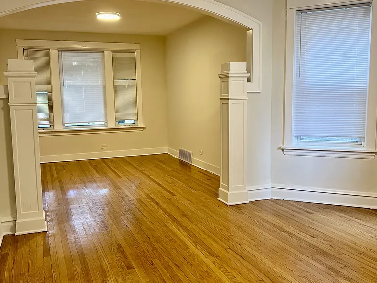 4242 N Damen Ave #1 — Photo 8