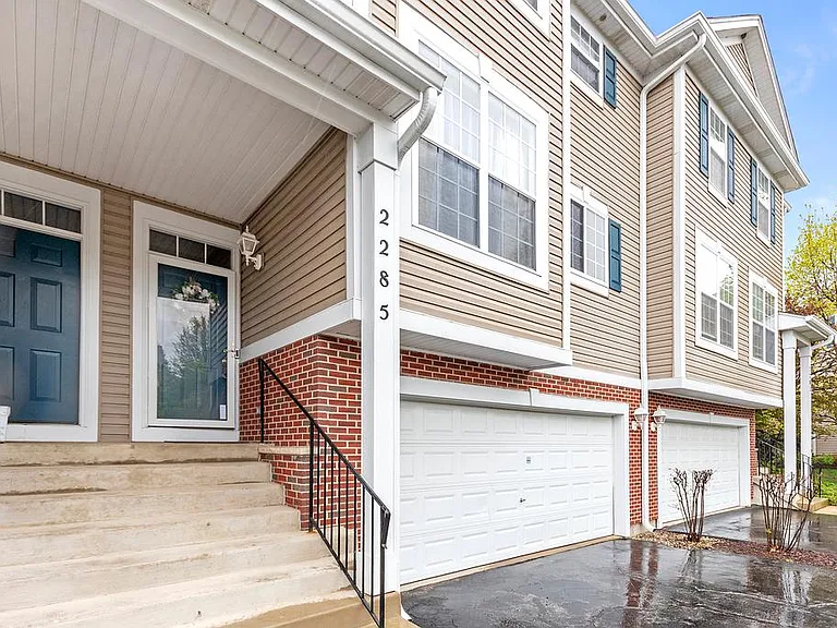 2285 Hudson Cir #2285 — Photo 2