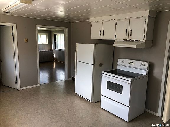 3rd image of 626 Main Street