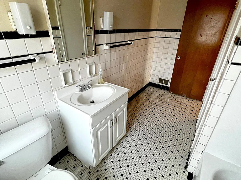 39 N Kitley Ave — Photo 16