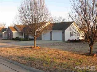 1514 Whispering Oaks Pl, Poplar Bluff, MO 63901