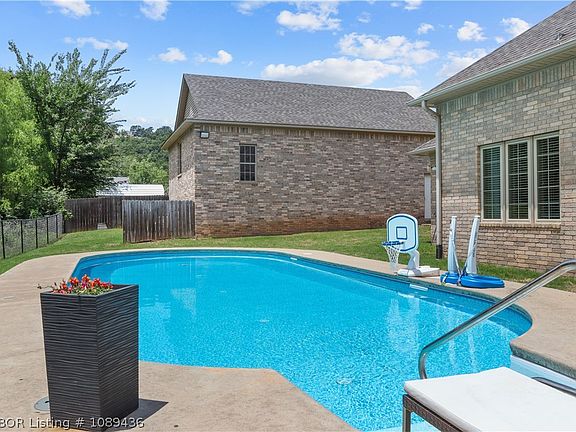 4th image of 2909 Silver Maple Ln