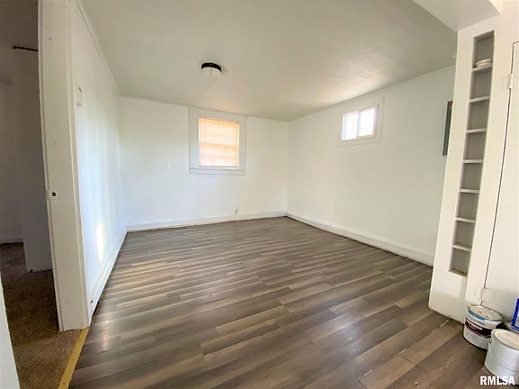 5th image of 239 Maywood Ave