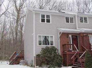 137 Fairway Dr, North Kingstown, RI 02852
