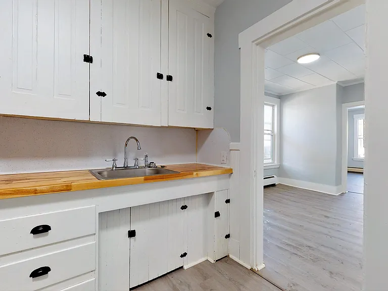 45 Pleasant St #D — Photo 4