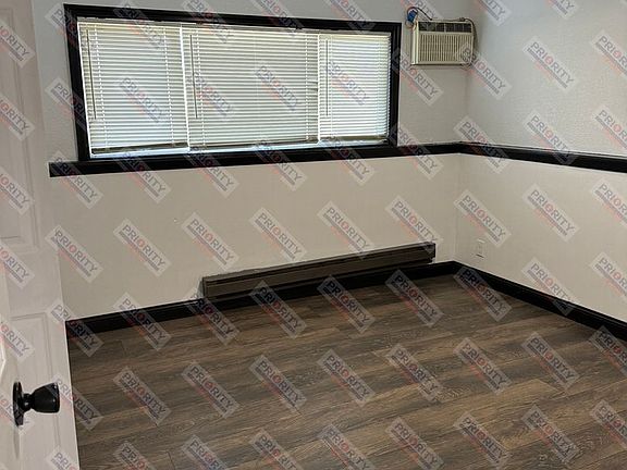 5th image of 614 Vivian St #D