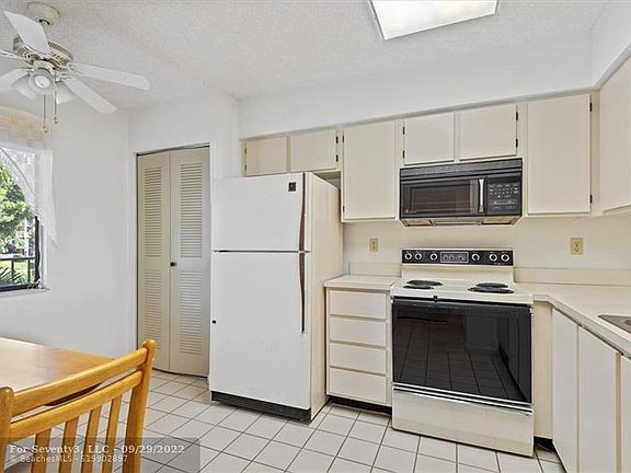 5th image of 7320 Amberly Ln APT 208