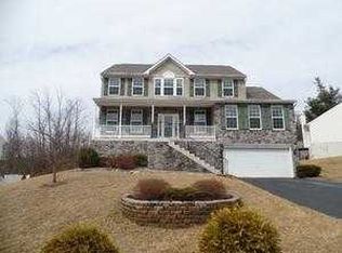 1288 Upland Dr, Fayetteville, PA 17222