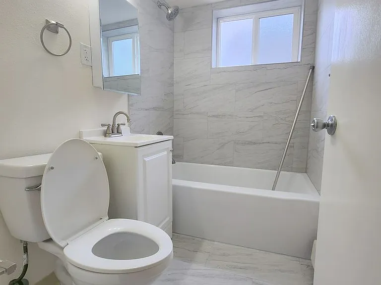 801 N Dahlia St — Photo 5
