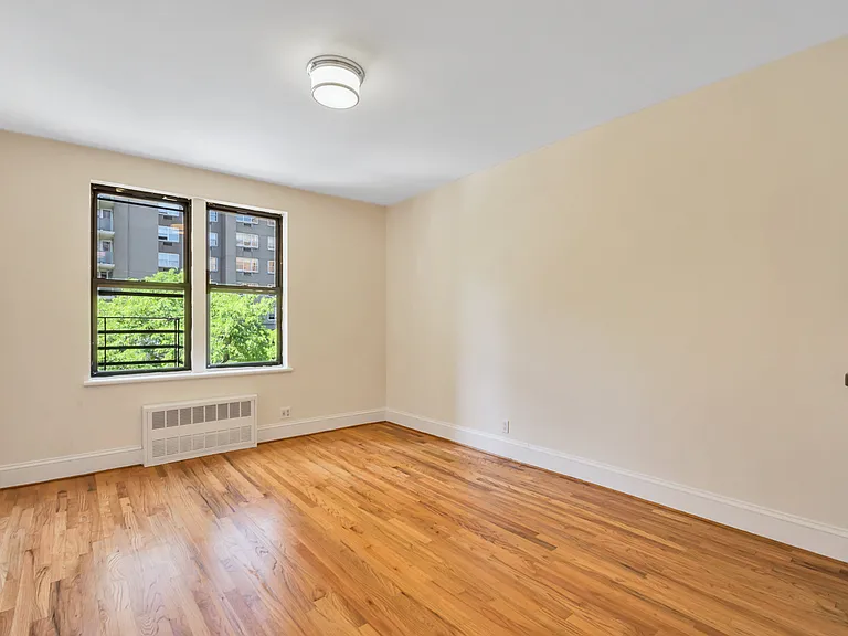 1378 York Ave #3B — Photo 4