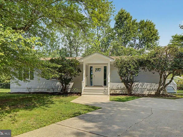4612 Steadman Pl, Alexandria, VA 22309