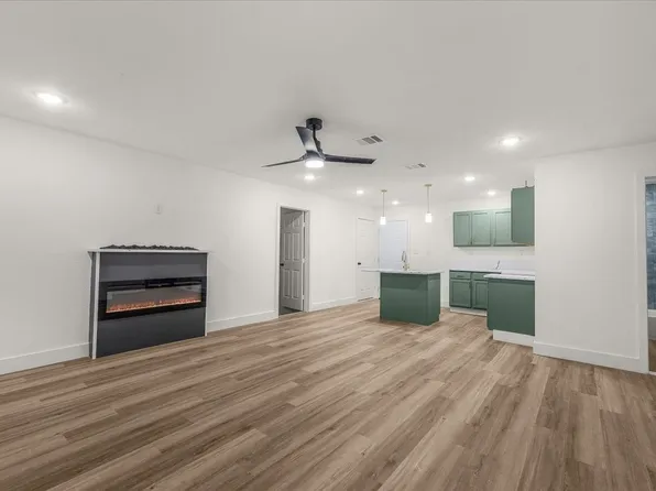 929 Glen Garden Dr, Fort Worth, TX 76104