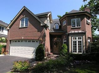 290 Maplewood Rd, Riverside, IL 60546