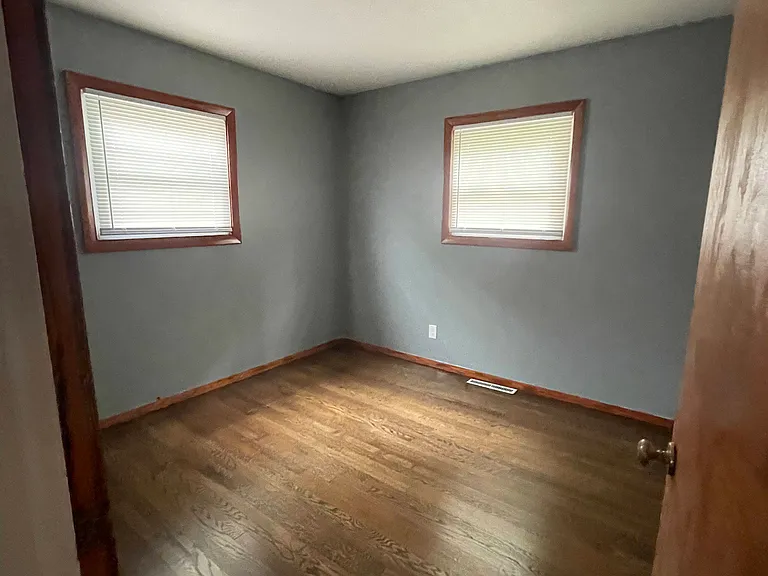 20 Yates St — Photo 8