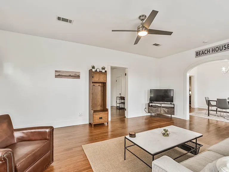 4518 Bernardo De Galvez Ave — Photo 7