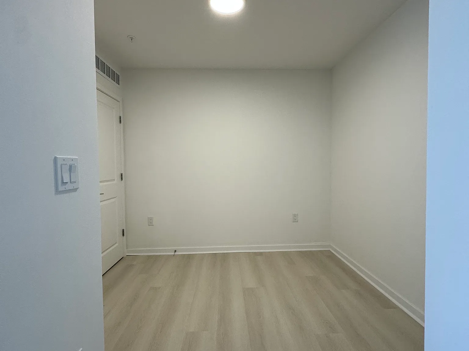 1 bed, 750 sqft, $1,600 — Photo 3