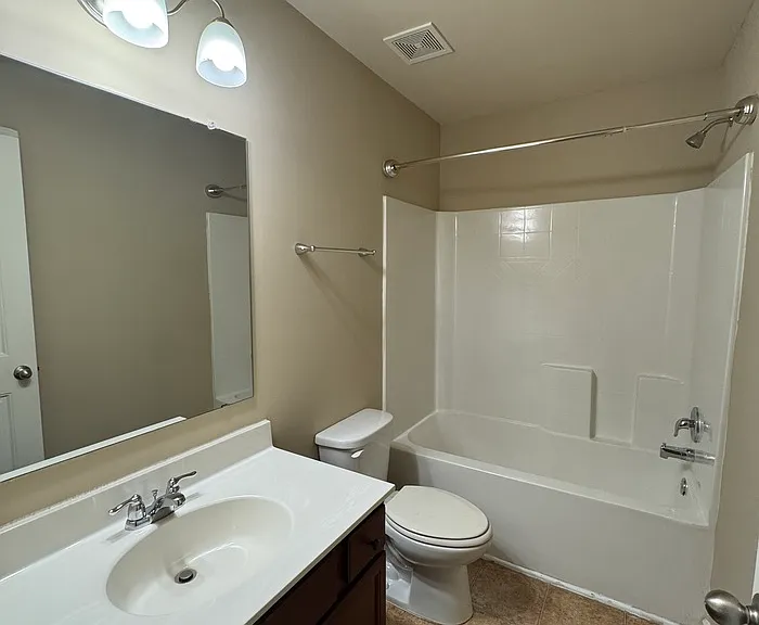 835 Westmoreland Ln NE — Photo 16