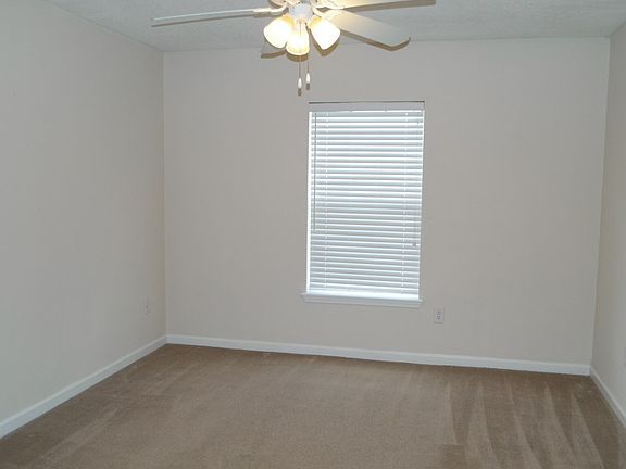 5th image of 1047 N Black Cherry Dr