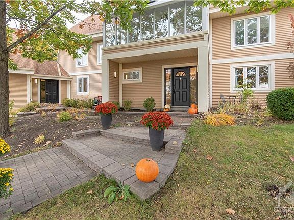 3rd image of 136 B Glenncastle Dr