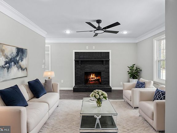 3rd image of 10264 Green Meadow Dr