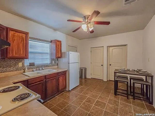 432 Washington St — Photo 10