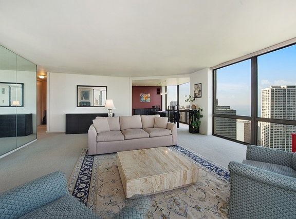 4th image of 2650 N Lakeview Ave APT 3210