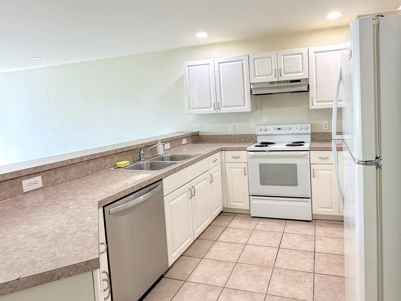 3 bed, 1150 sqft, $1,700 — Photo 4