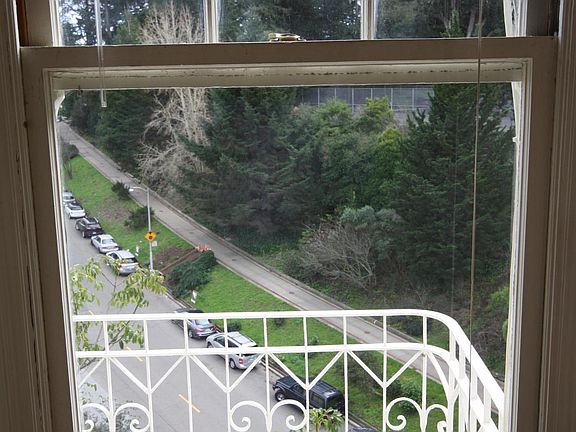 3rd image of 75 Buena Vista Ave E