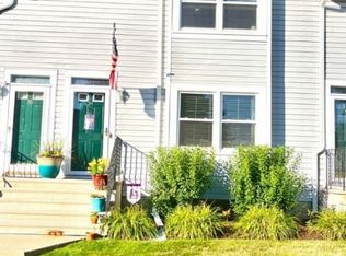 54 Village Dr, Hamburg, NJ 07419